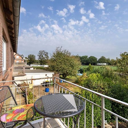 Ruhiges Appartement Am Stadtrand เคเวลาร์ ภายนอก รูปภาพ
