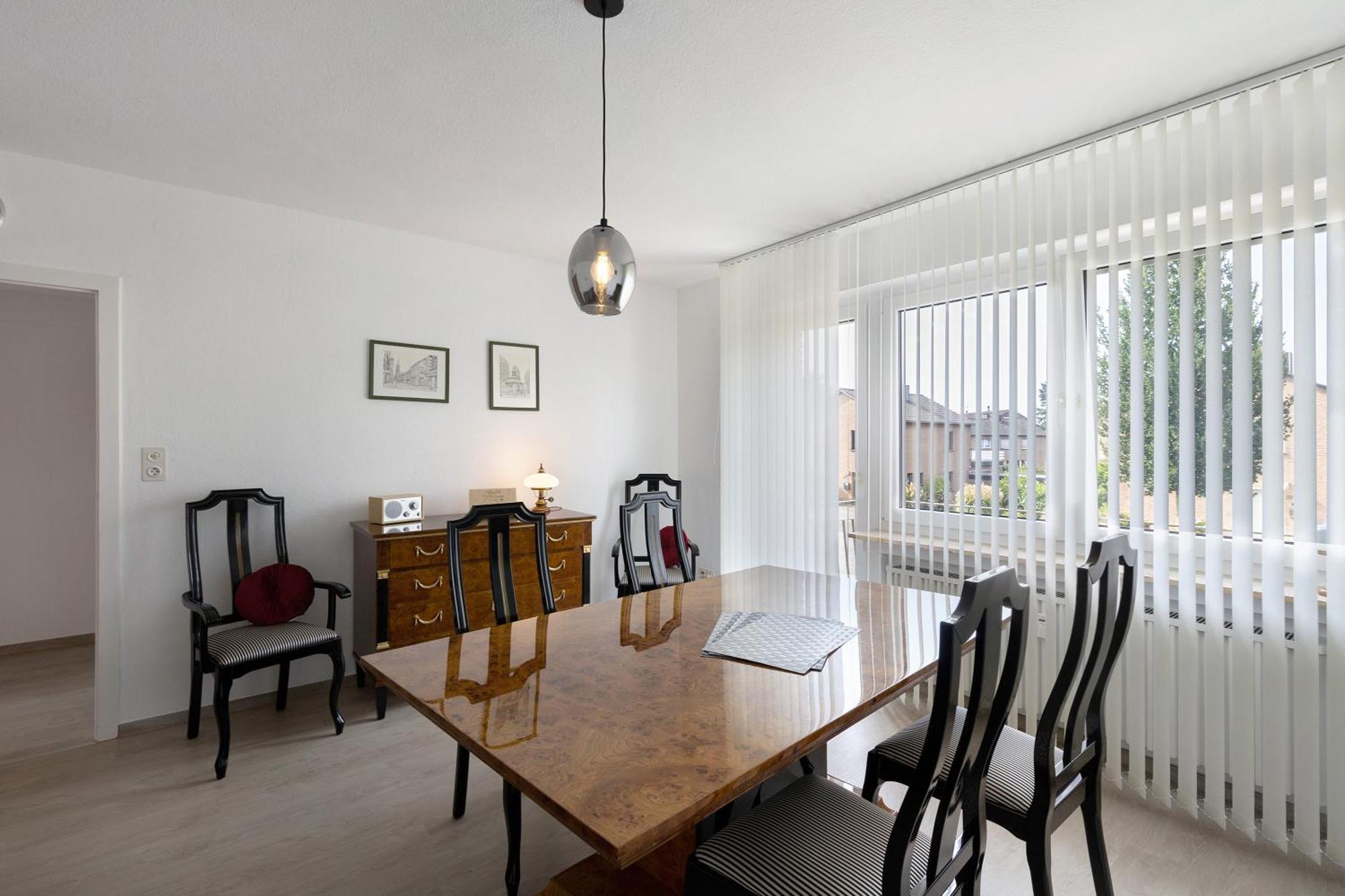 Ruhiges Appartement Am Stadtrand เคเวลาร์ ภายนอก รูปภาพ